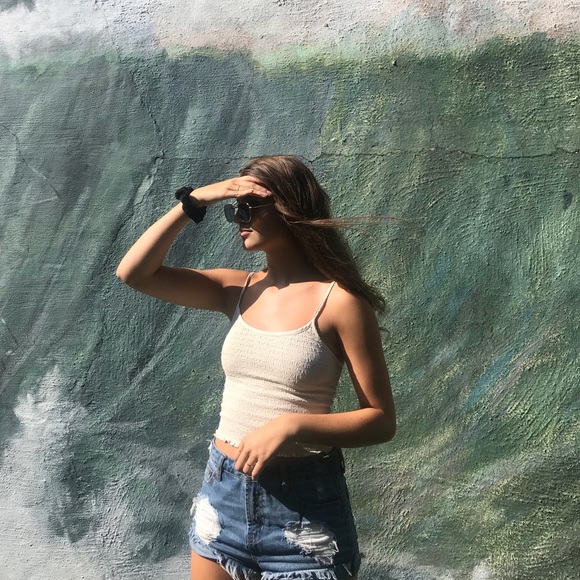 Meet your Posher, Olivia - Picture 1 of 3